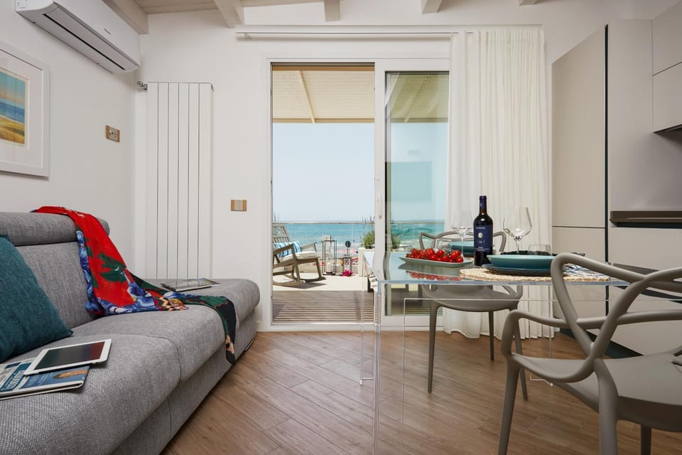 Natural landscape, Living room, Dining area, Sea view