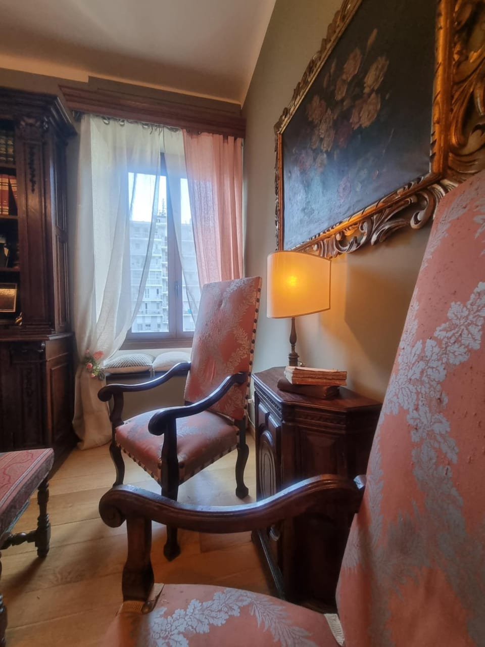 Communal lounge/ TV room, Living room, Seating area