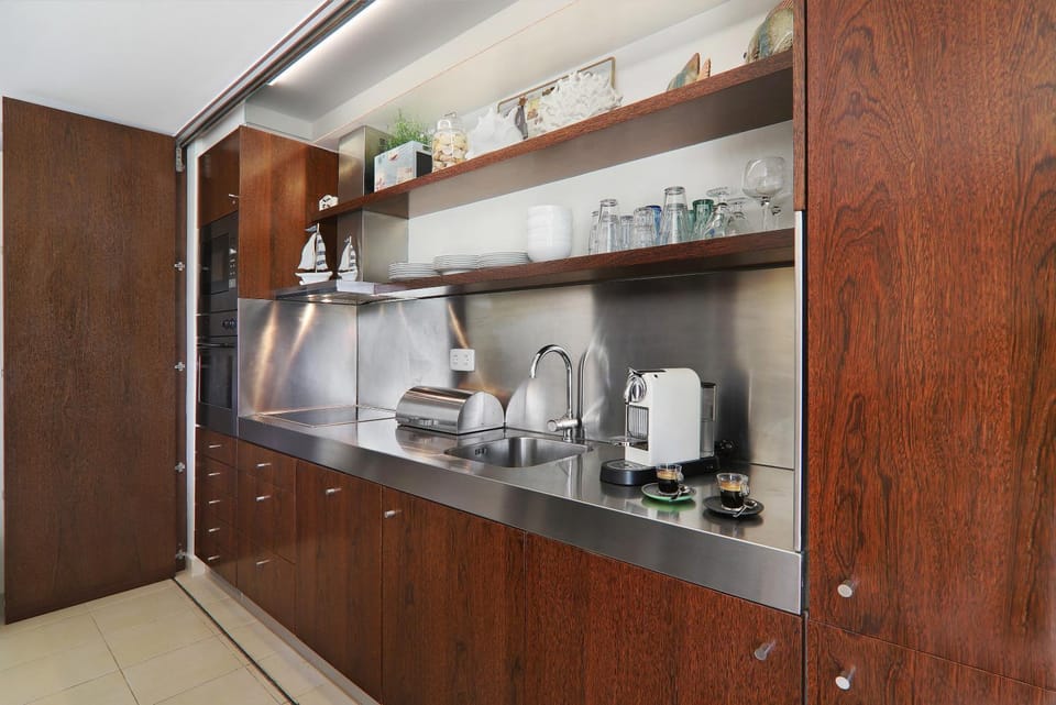 Kitchen or kitchenette, Living room