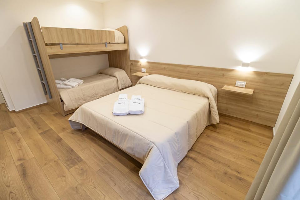 Bed, Bedroom, bunk bed