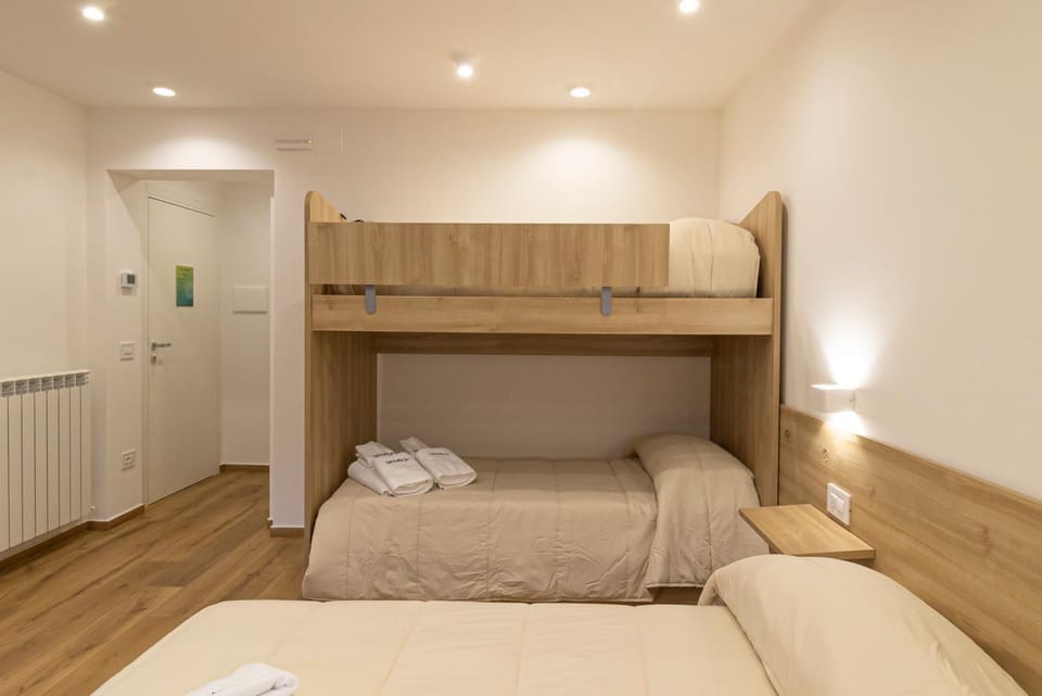 Bed, Bedroom, bunk bed