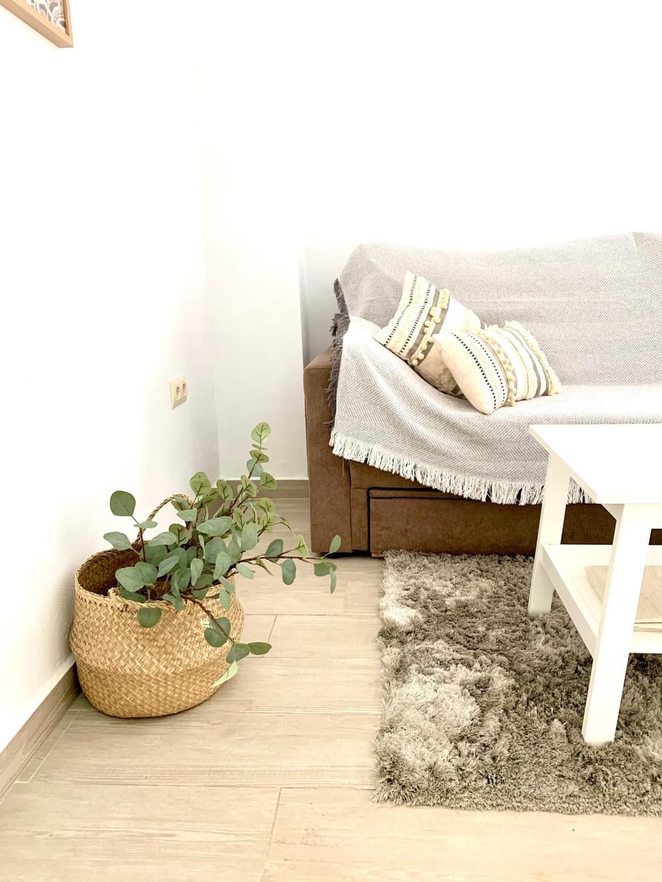 Living room, Photo of the whole room, Seating area