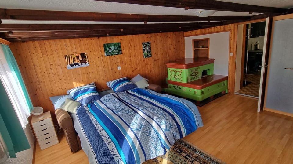 Bed, Living room