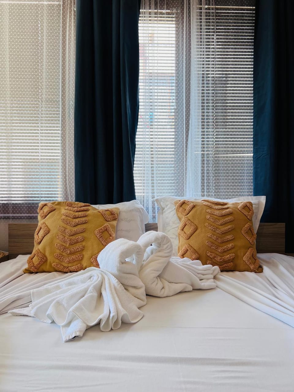 Bed, Photo of the whole room, Bedroom, towels