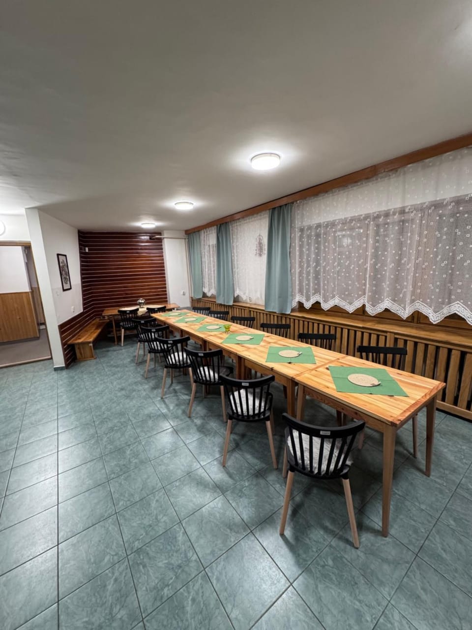 Communal lounge/ TV room