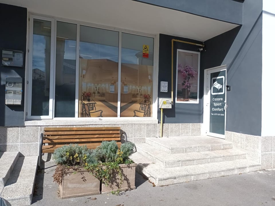 Facade/entrance, Day
