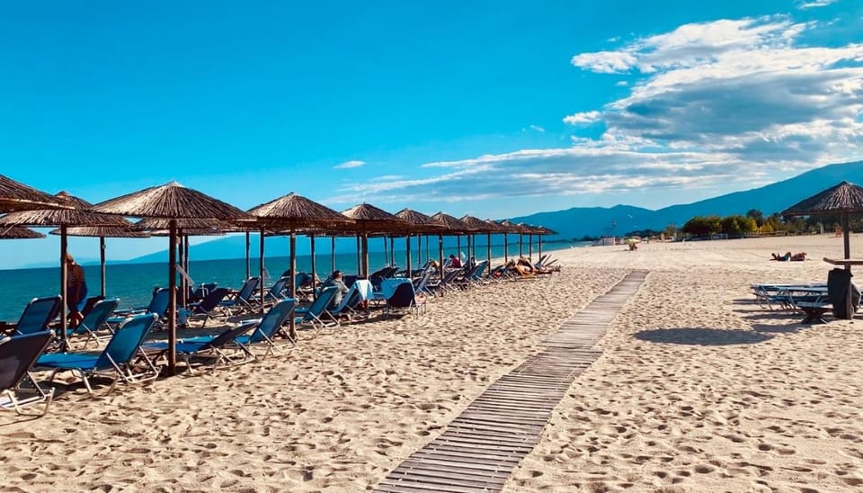 Nearby landmark, Day, Natural landscape, Beach, sunbed