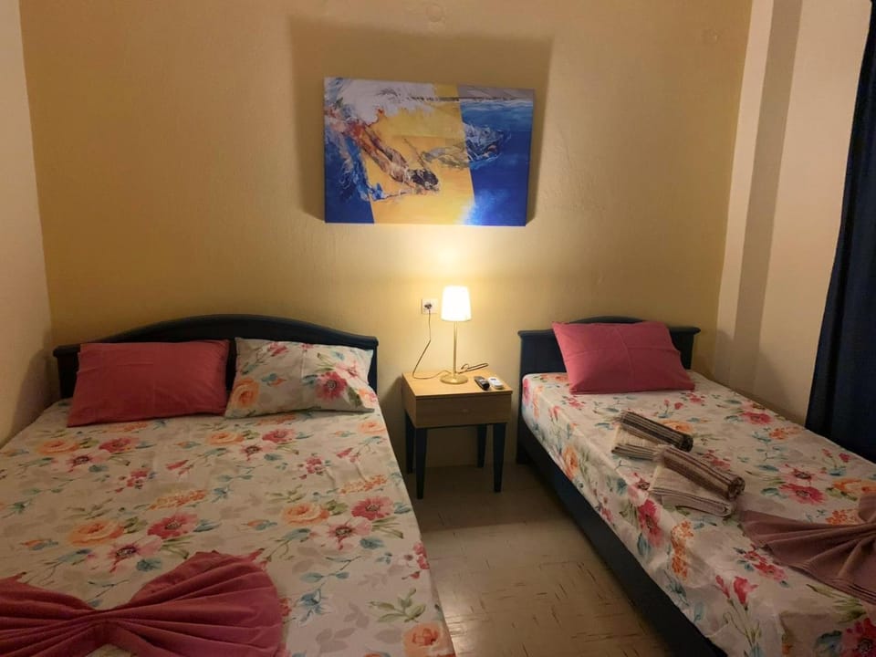 Bed, Bedroom, Area and facilities