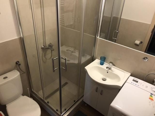 SKH RLS, 3 apartments, 5 bedrooms, 10-15 person House in Romania