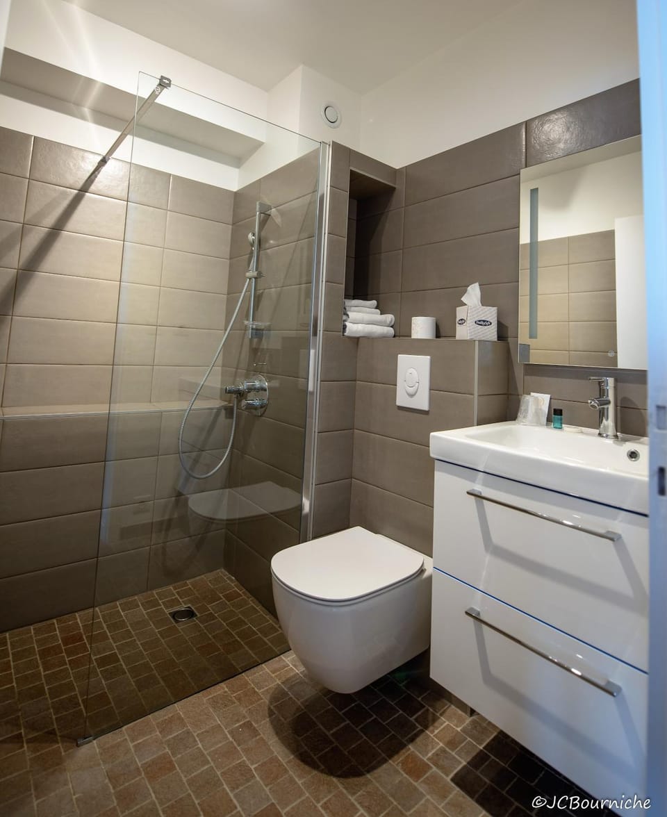 APPARTEMENT PLEINE VUE MER 34 Ch. du Sillon Saint-Malo Plage Apartment in St-Malo