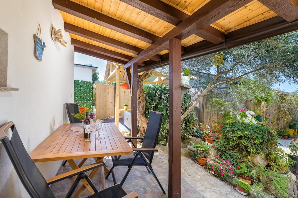 Patio, Garden, Balcony/Terrace, Balcony/Terrace, Garden view