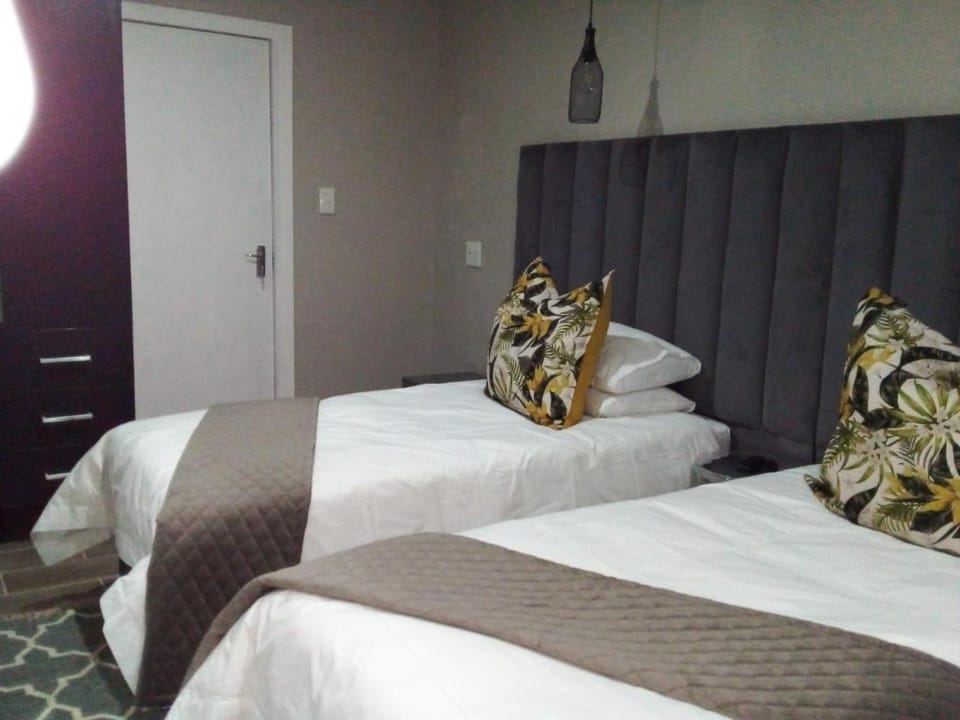 Sani Pass Manor Guest House Bed and Breakfast in KwaZulu-Natal