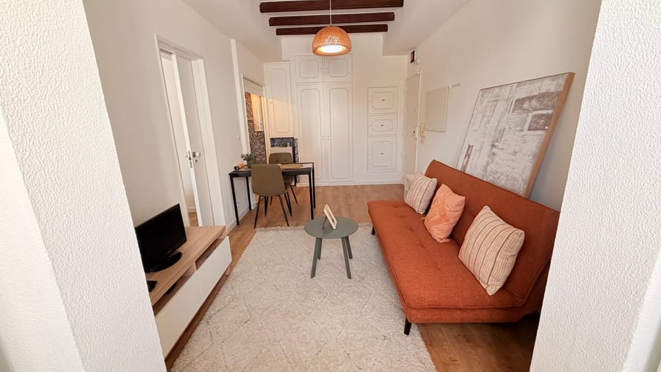 TV and multimedia, Kitchen or kitchenette, Living room, Seating area, Dining area, pet friendly, stove