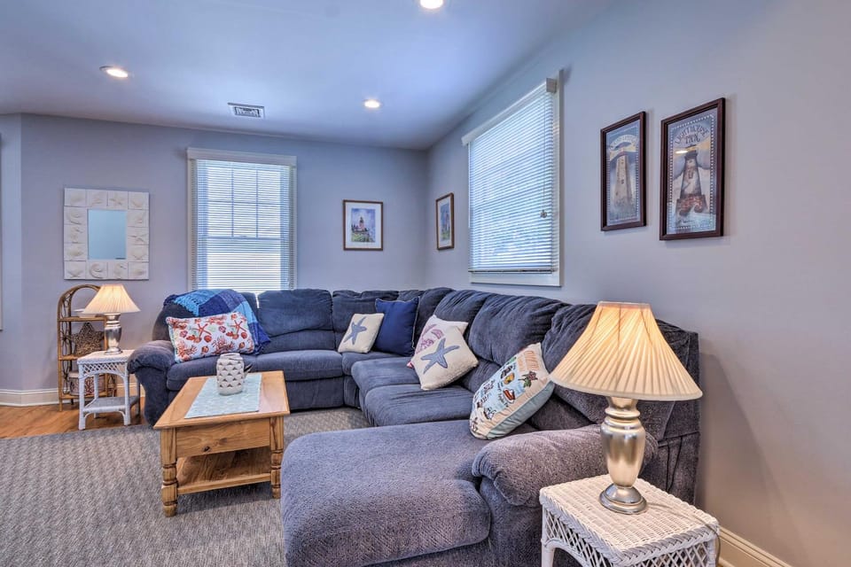 New London Hideaway Near Beaches & Local Spots! Apartment in New London