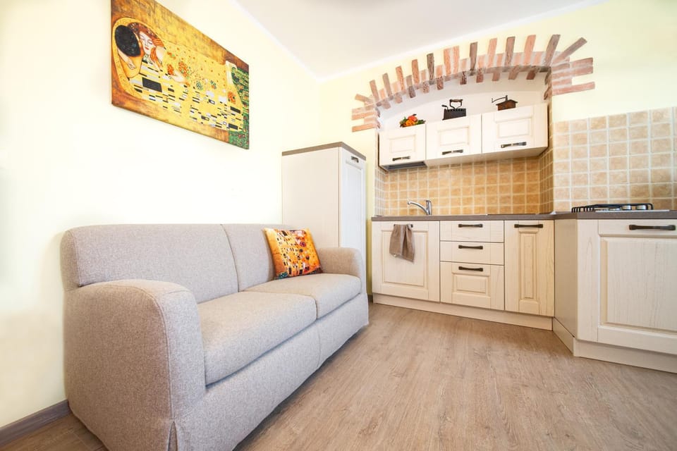 Kitchen or kitchenette, Living room, Seating area