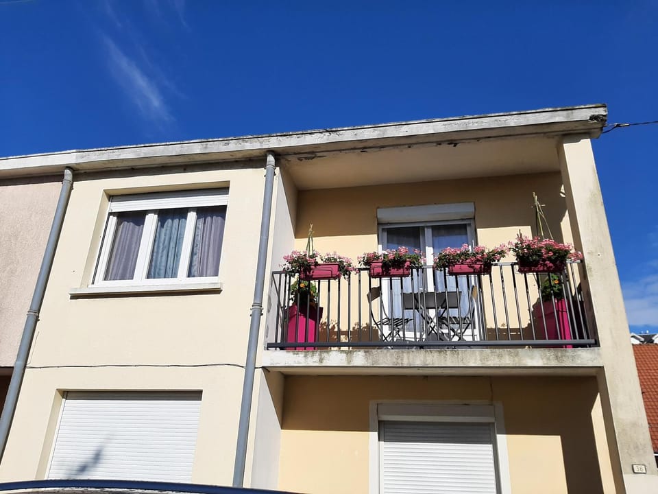 Property building, View (from property/room), Balcony/Terrace