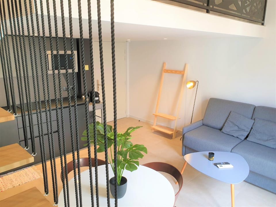 Duplex balcon centre mer 407 Apartment in Nice
