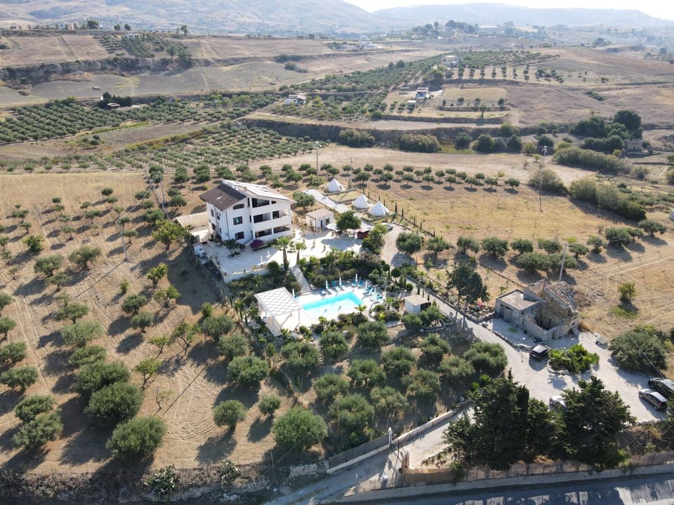 Property building, Natural landscape