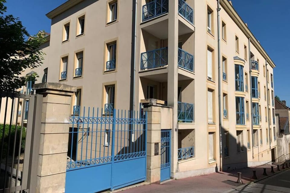 Superbe Appart Plein Centre avec Parking & Jardin Apartment in Metz