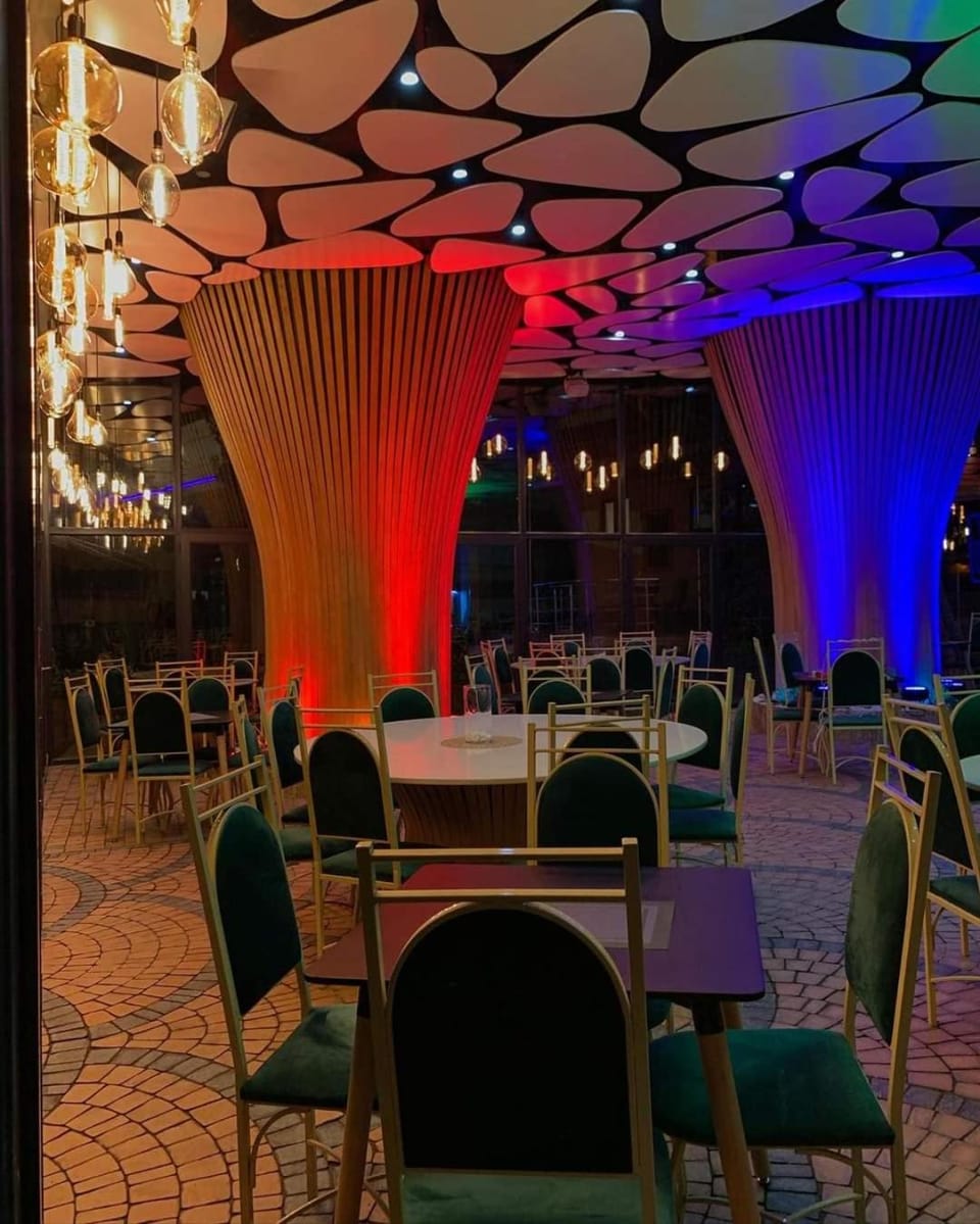 Restaurant/places to eat, Banquet/Function facilities, Seating area, Breakfast, wedding
