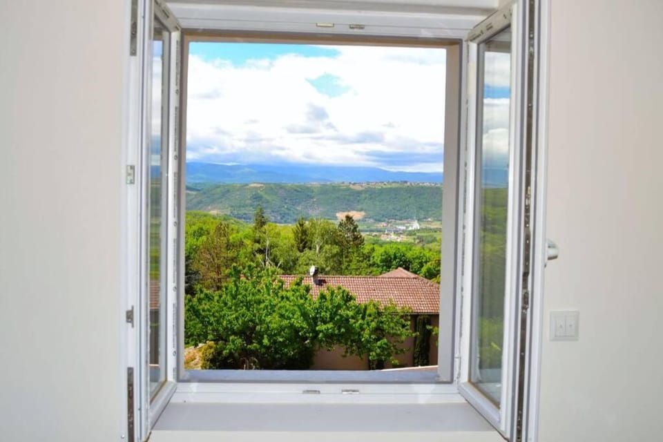 Villa complète au calme avec vue imprenable Villa in Auvergne-Rhône-Alpes