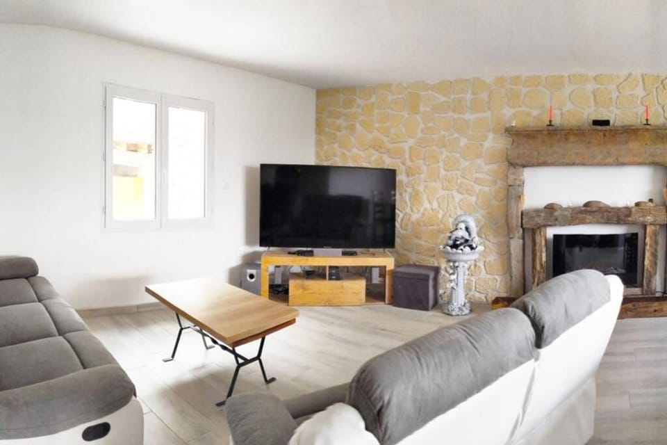 Villa complète au calme avec vue imprenable Villa in Auvergne-Rhône-Alpes