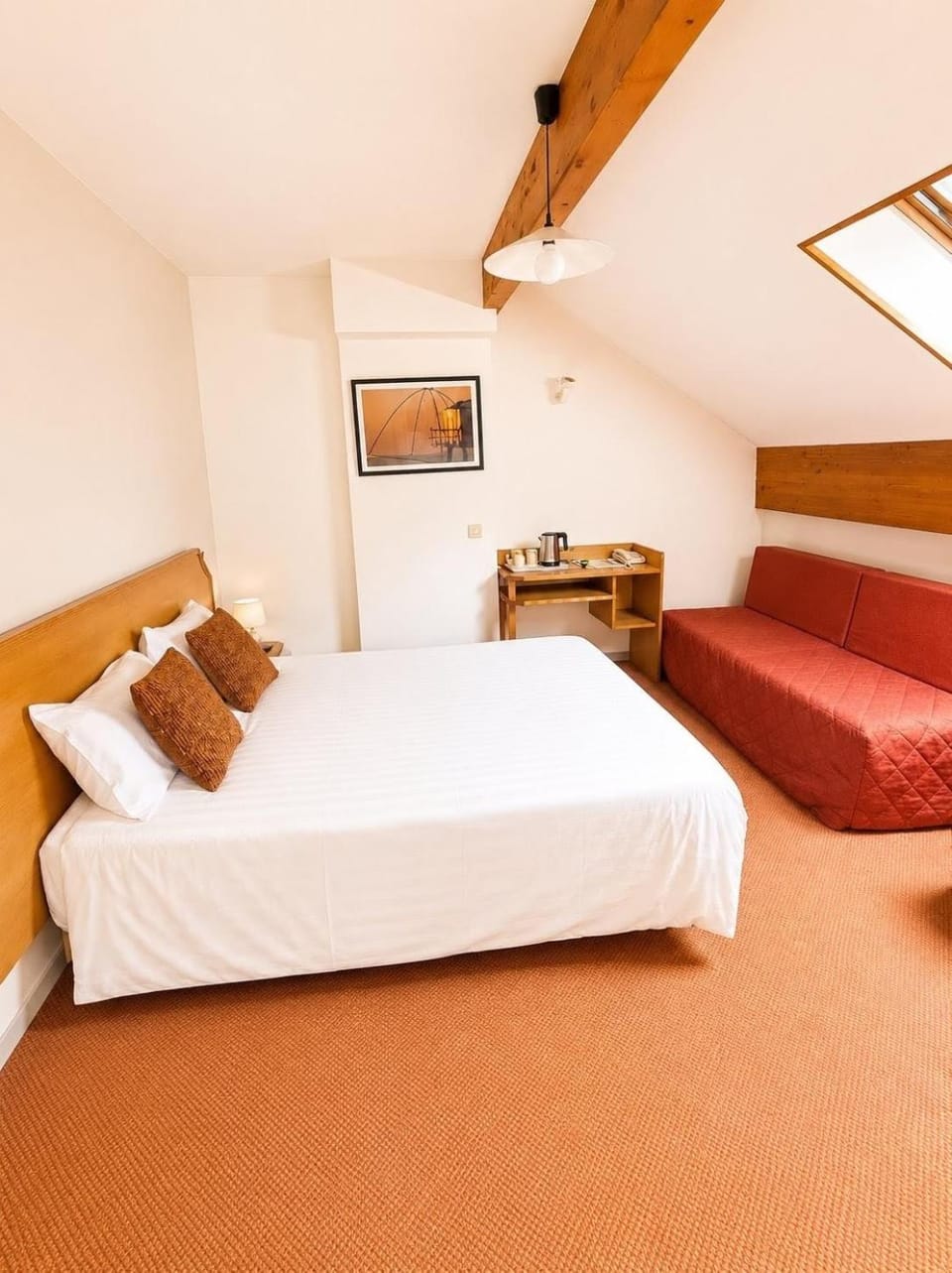 Photo of the whole room, Bedroom
