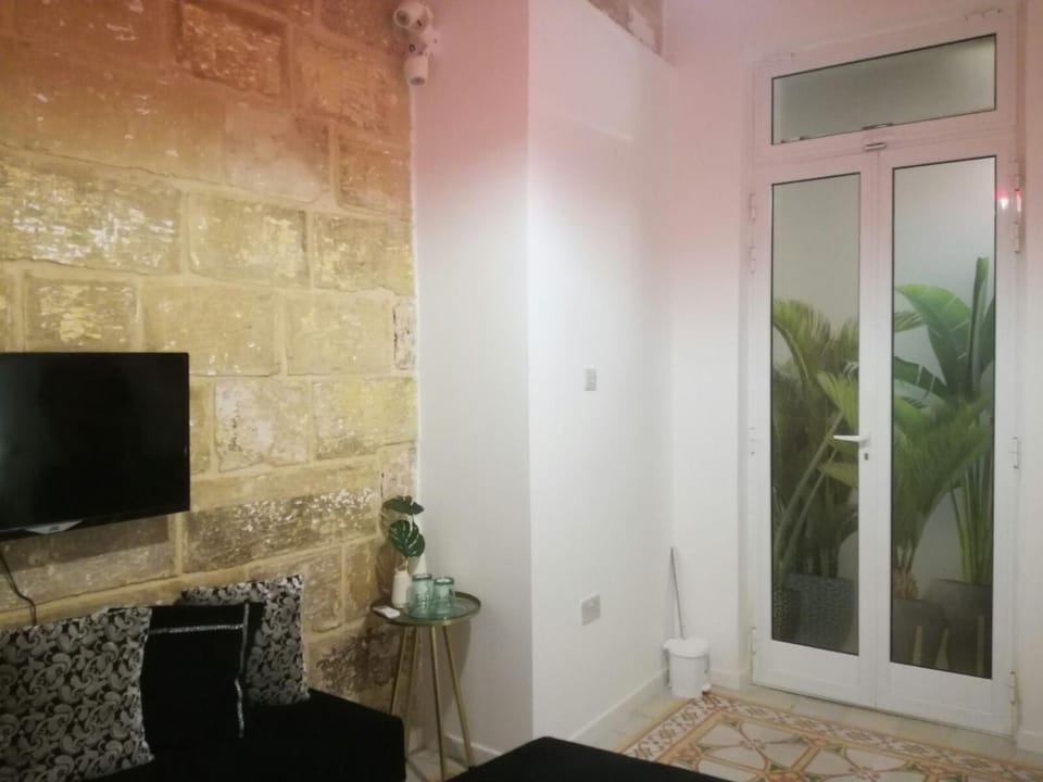 Traditional Townhouse Central Malta - unique location House in Malta