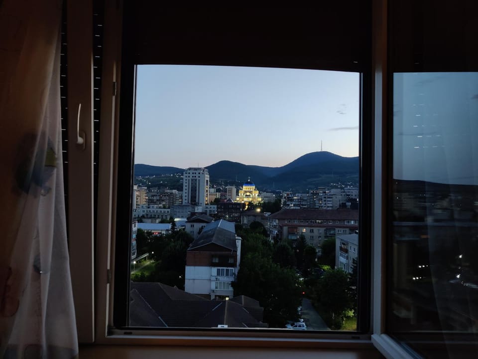 City view, Mountain view