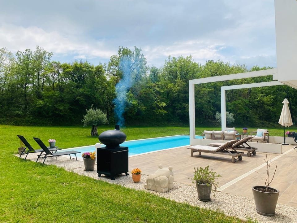 Day, Garden, Swimming pool, sunbed