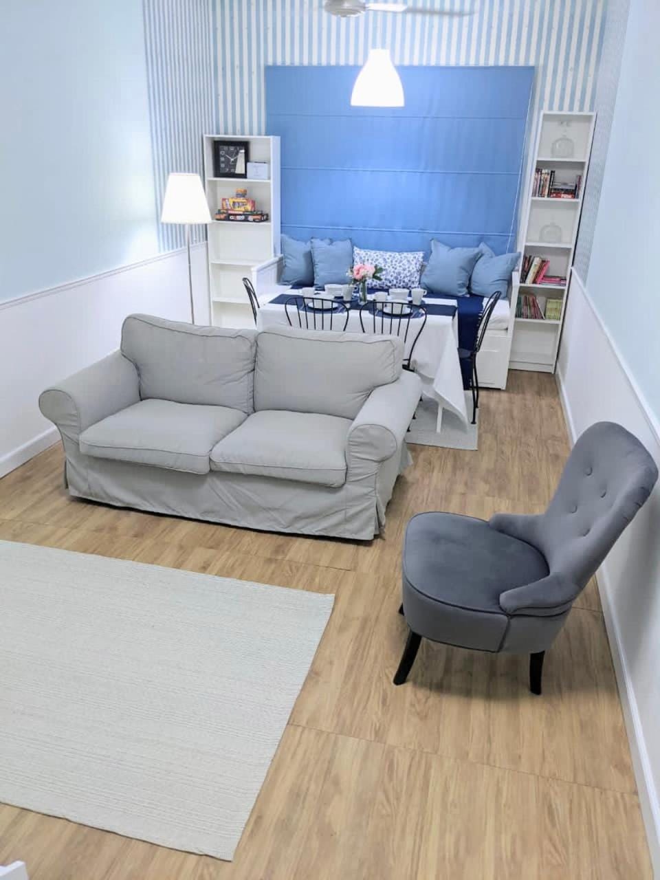 Living room, Seating area