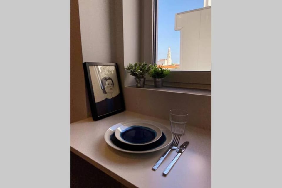 Kitchen or kitchenette, Communal kitchen