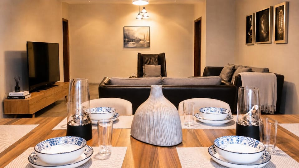 Seating area, Dining area