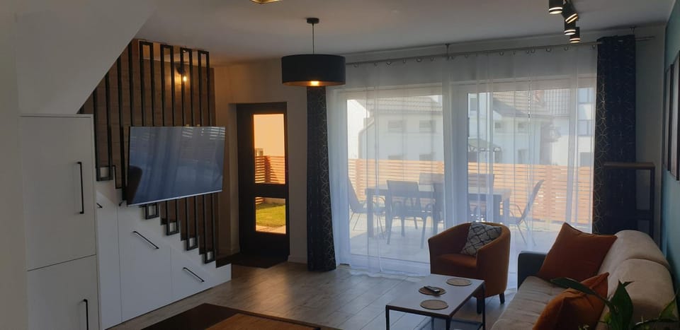 Communal lounge/ TV room, TV and multimedia, Living room, Seating area