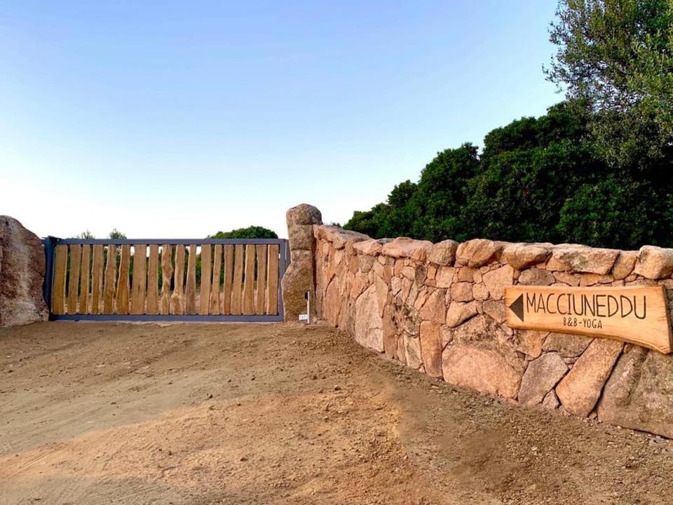 Facade/entrance, Property logo or sign