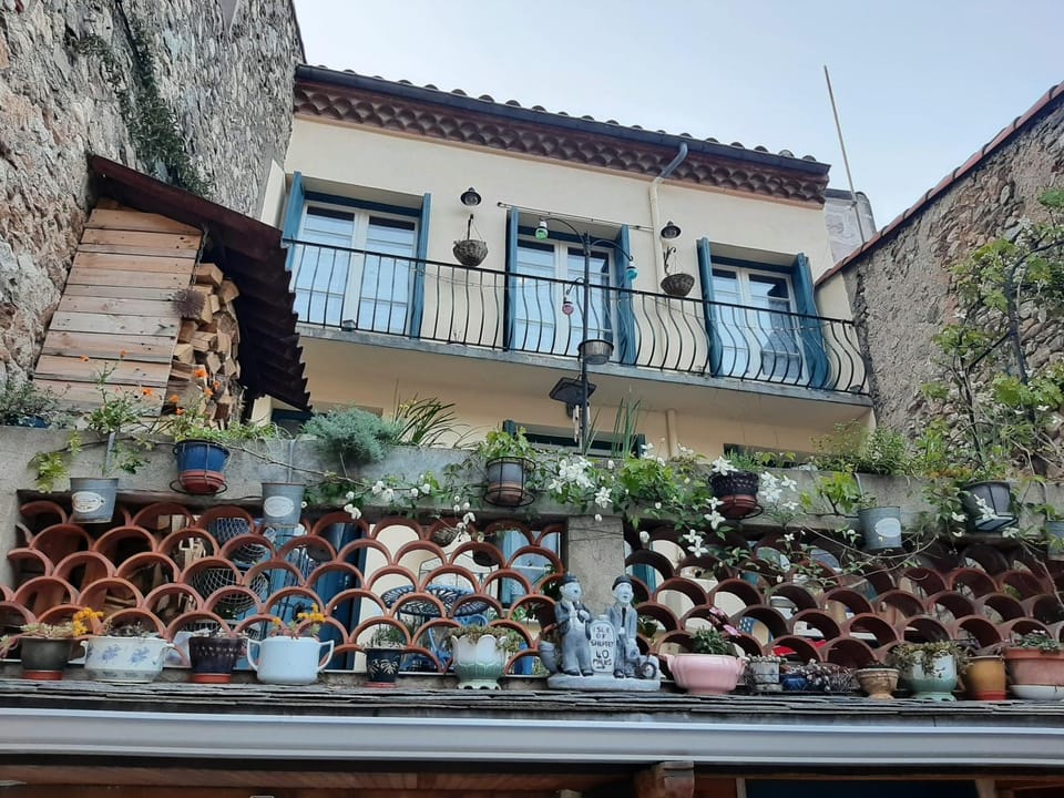 Property building, Balcony/Terrace