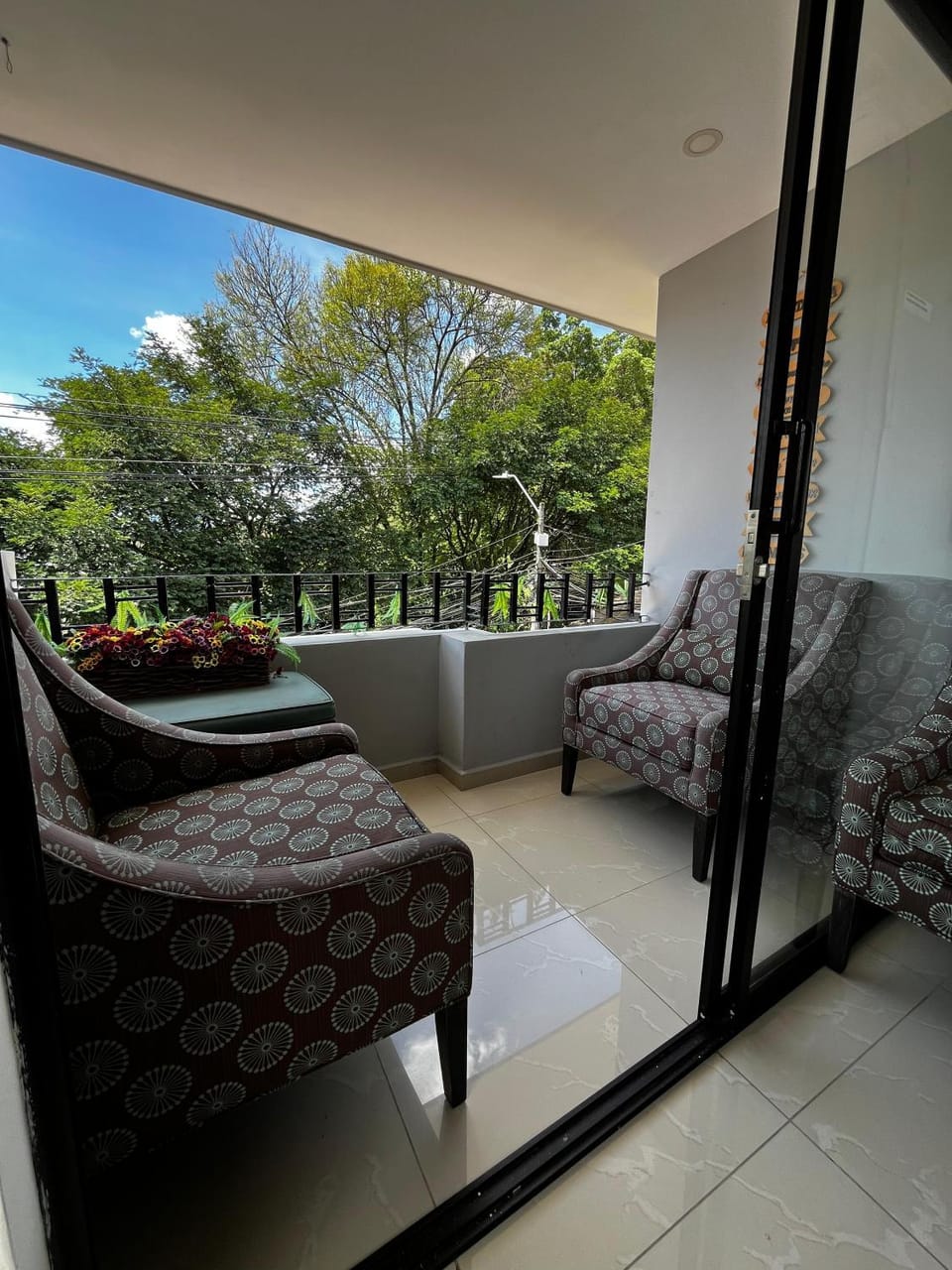 View (from property/room), Balcony/Terrace, Living room
