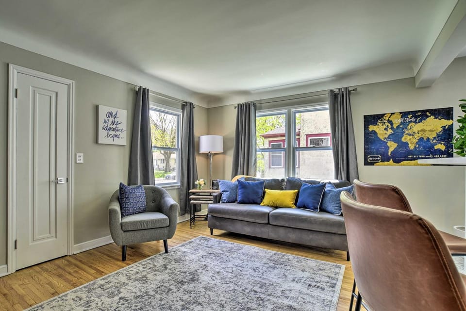 Cozy Home: WiFi, Parking, 5 Mi to Dtwn Mpls! House in Minneapolis