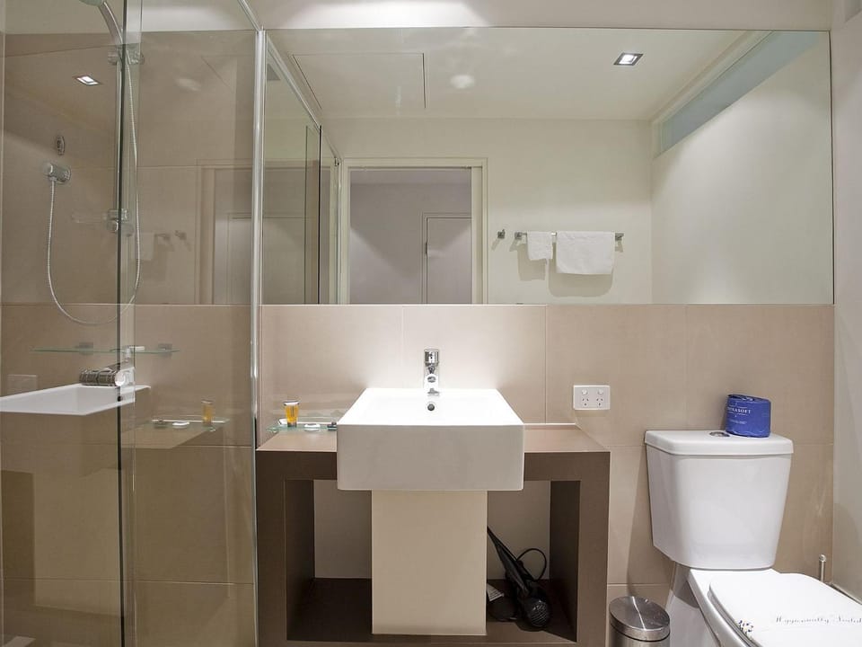 Resort Hotel Room 107 Apartment hotel in Torquay