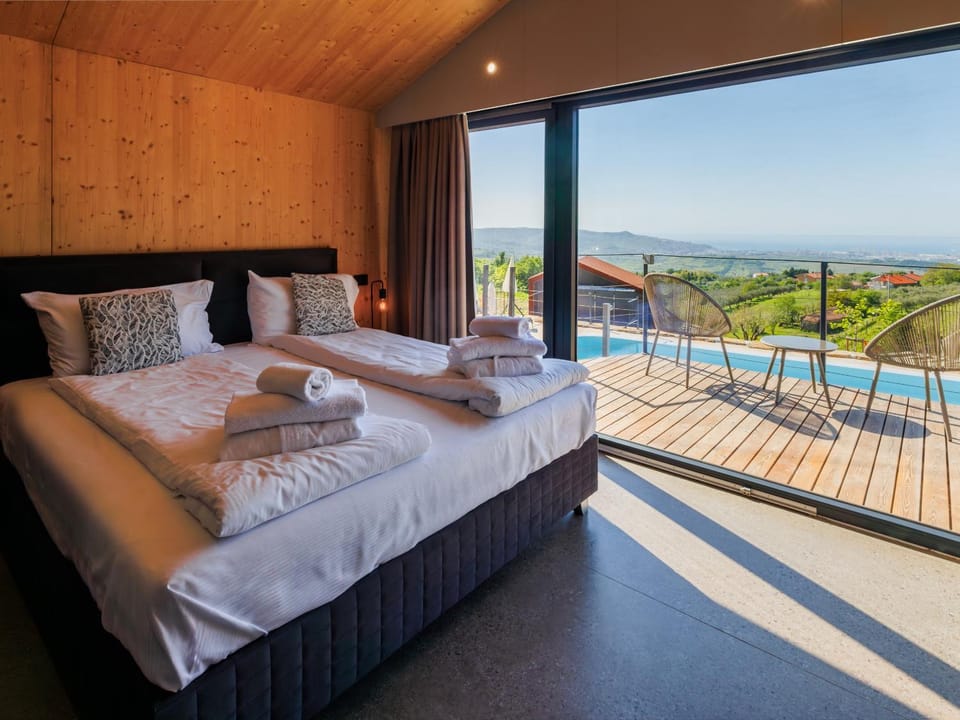 Patio, View (from property/room), City view, Sea view, towels