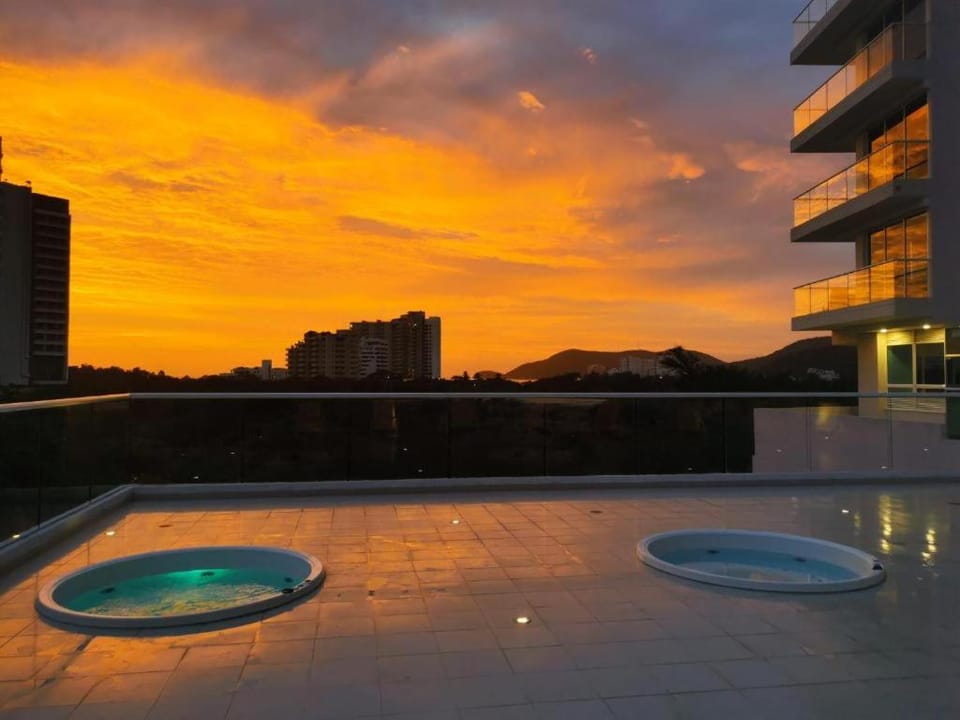 Solarium, Swimming pool