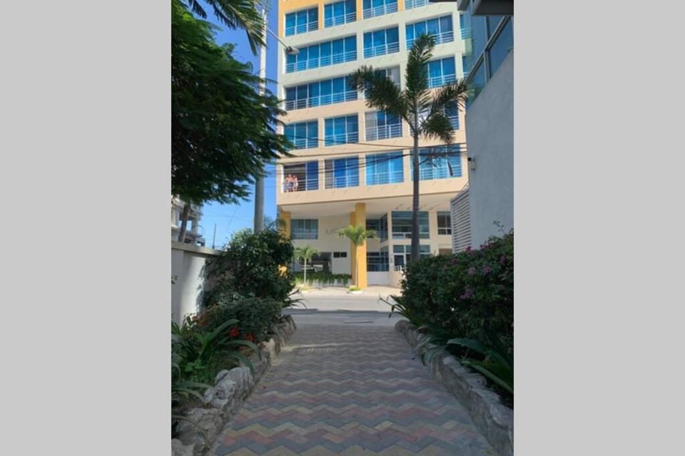 Hermoso Departamento Amueblado frente al mar Apartment in Salinas