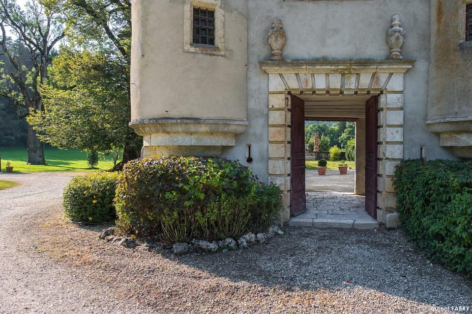 Facade/entrance, Garden