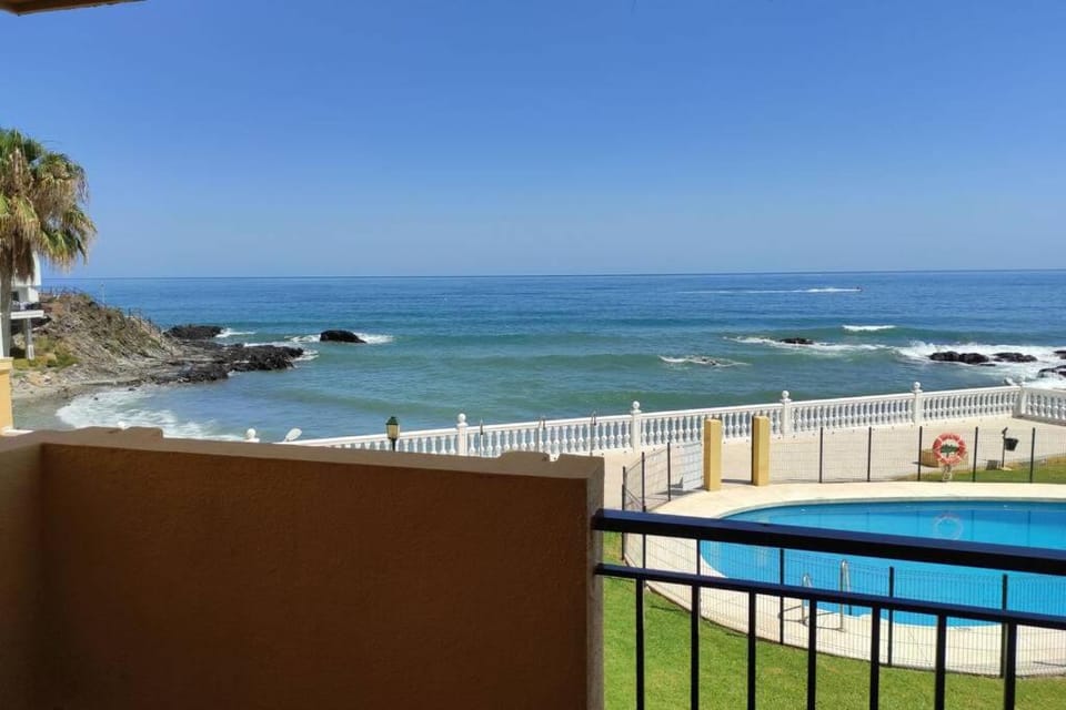 Balcony/Terrace, Pool view, Sea view