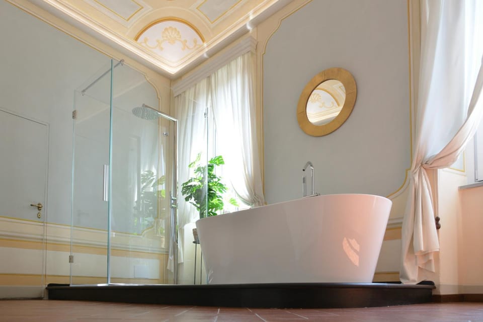 Hot Tub, Decorative detail, Bath