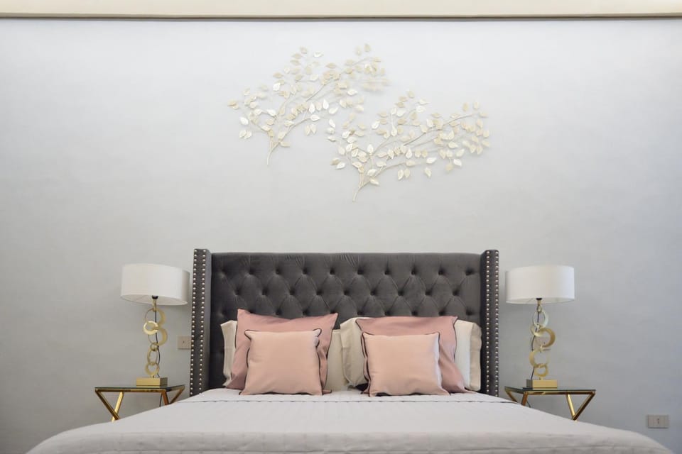 Bed, Decorative detail, Bedroom