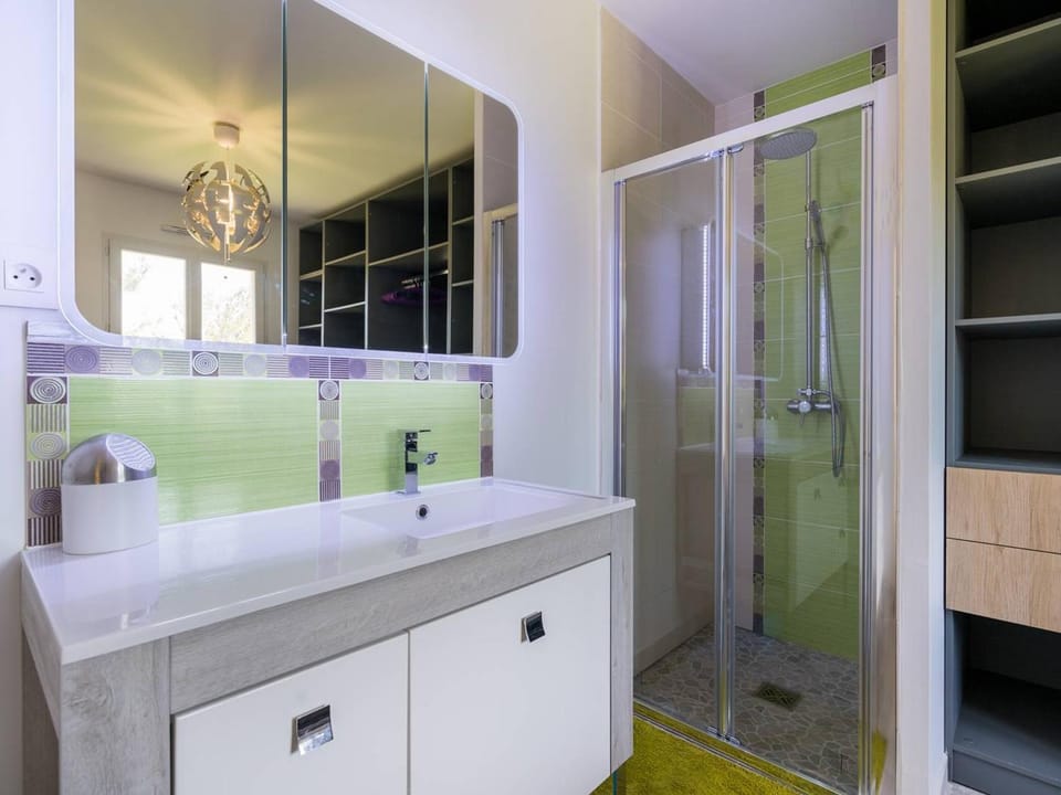 Maison familiale avec jardin clos, 4 pièces, 6 pers, proche plage et commerces, Wifi, parking inclus. - FR-1-477-192 Villa in Locmariaquer