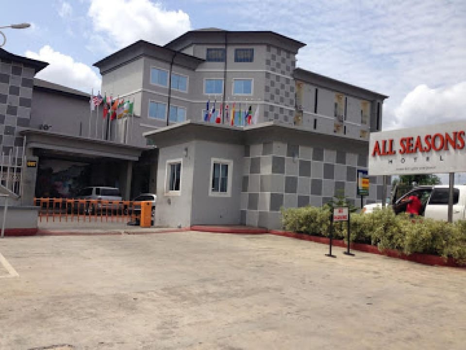 All Seasons Hotel - Business Suite Apartment in Nigeria