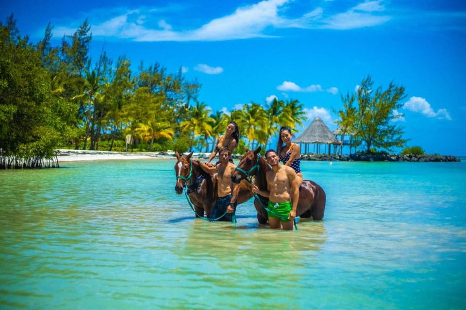Nearby landmark, People, Natural landscape, Beach, group of guests