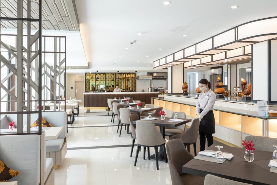 Restaurant/places to eat, Banquet/Function facilities, Seating area, Breakfast